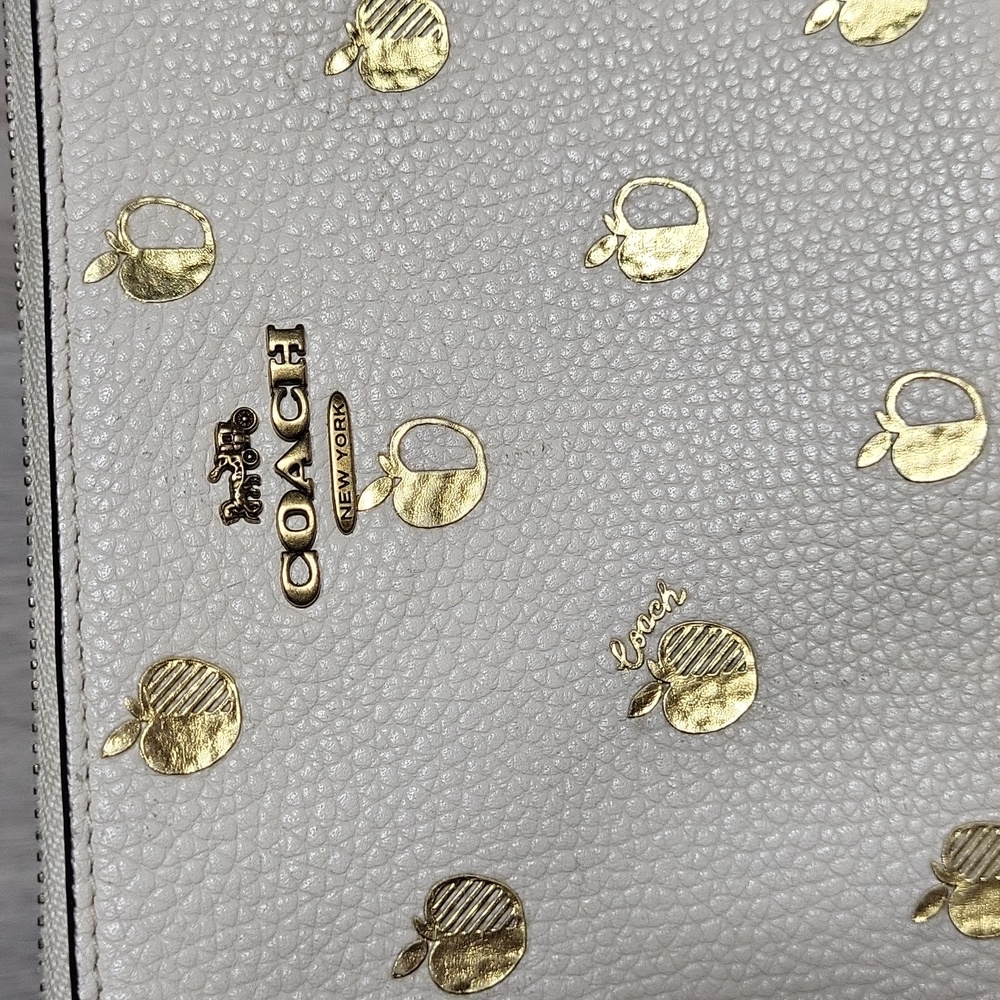 Coach‎ Charlie Pouch Wristlet Pebble Leather Golden Apples - Picture 3 of 9